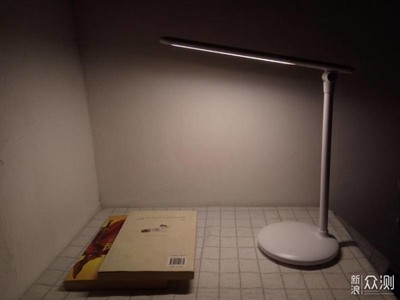 夜晚阅读护眼必备 360柔光台灯体验评测